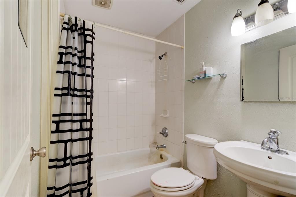 待售: $650,000 (4 贝兹, 3 浴室, 3040 平方英尺)