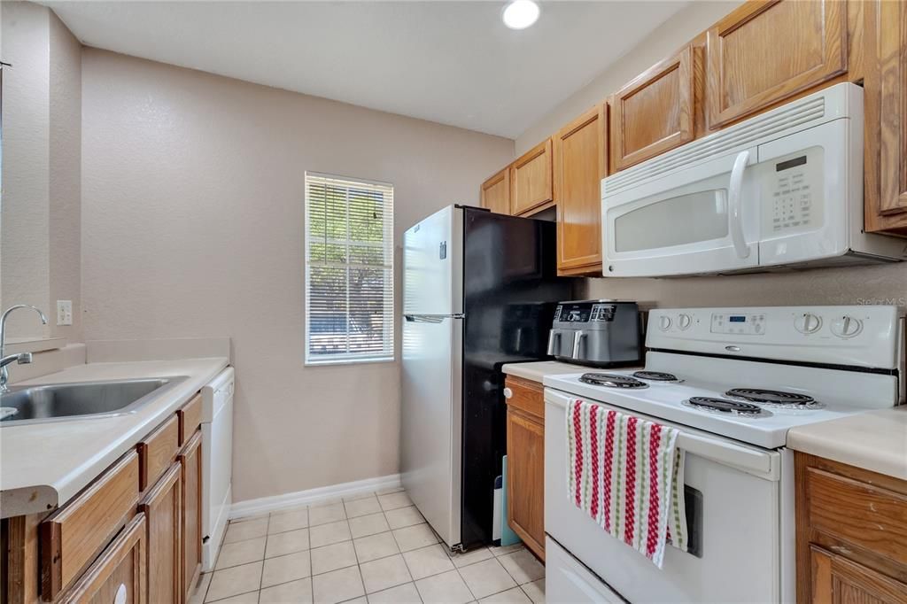 For Sale: $285,000 (4 beds, 3 baths, 1470 Square Feet)