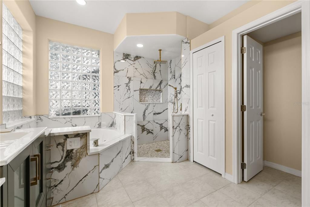 For Sale: $949,995 (4 beds, 4 baths, 3285 Square Feet)