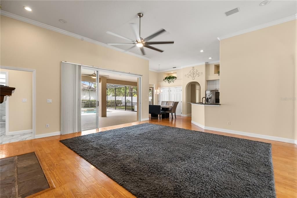 For Sale: $949,995 (4 beds, 4 baths, 3285 Square Feet)
