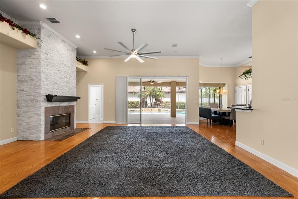 For Sale: $949,995 (4 beds, 4 baths, 3285 Square Feet)