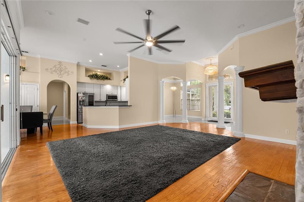 For Sale: $949,995 (4 beds, 4 baths, 3285 Square Feet)