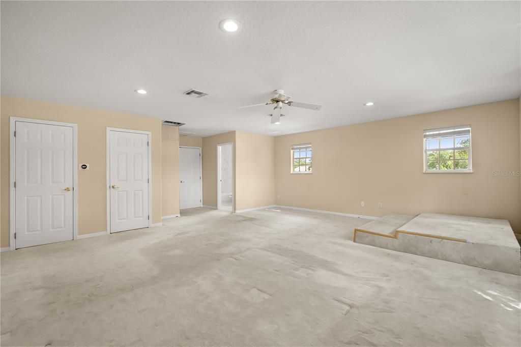 For Sale: $949,995 (4 beds, 4 baths, 3285 Square Feet)