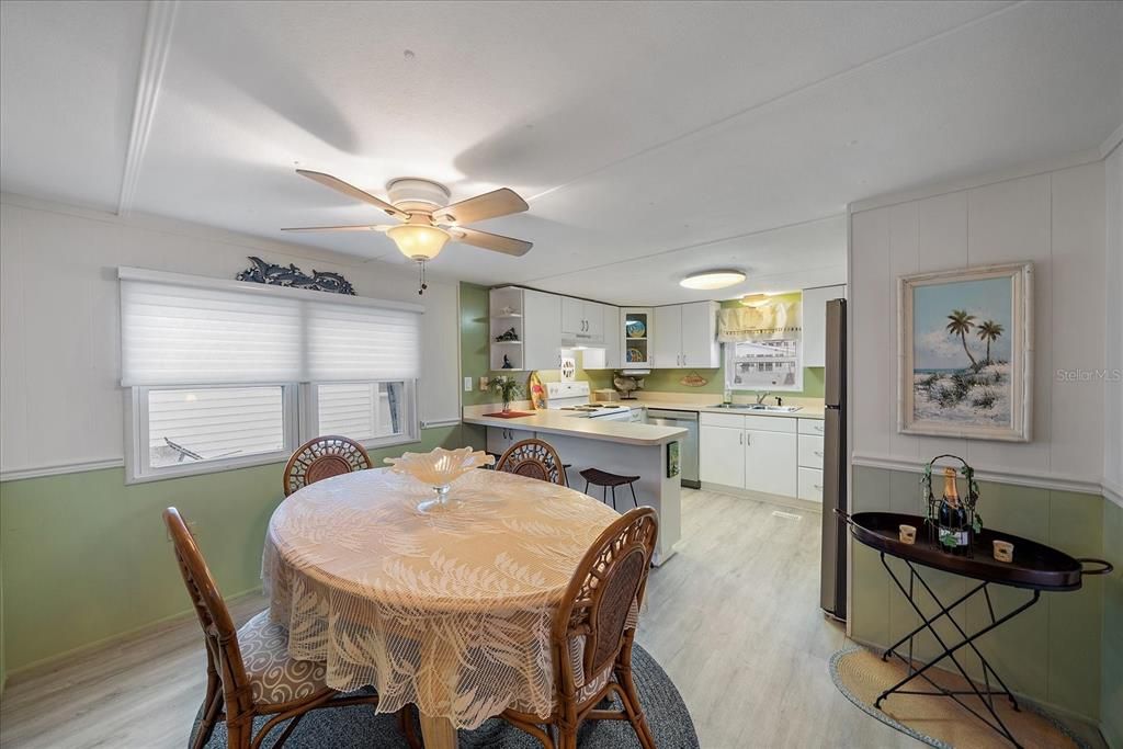 For Sale: $225,000 (2 beds, 1 baths, 768 Square Feet)