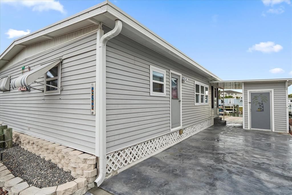 For Sale: $225,000 (2 beds, 1 baths, 768 Square Feet)