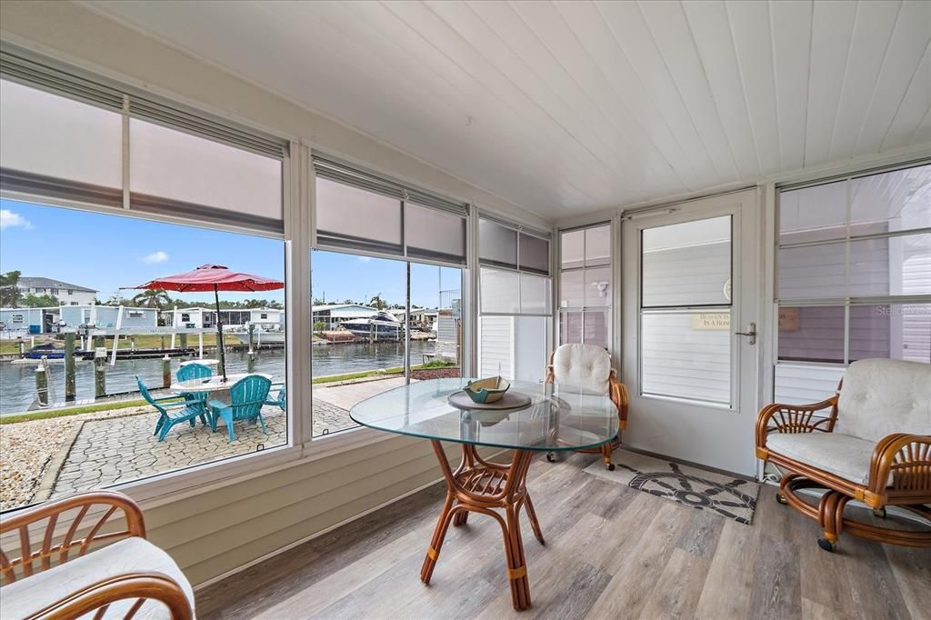 For Sale: $225,000 (2 beds, 1 baths, 768 Square Feet)