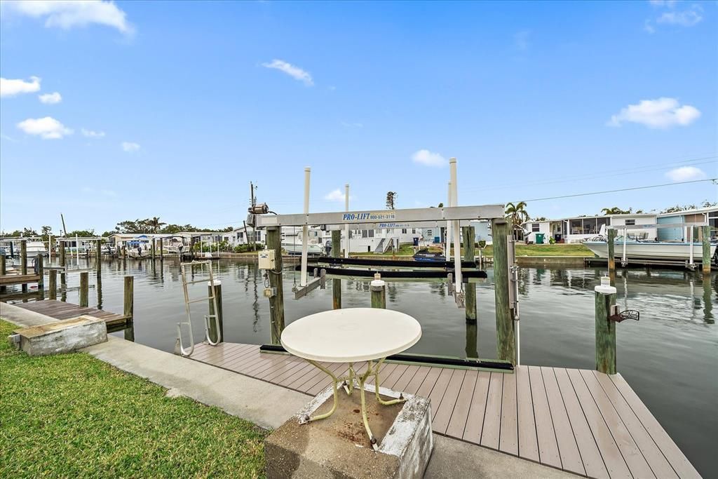 For Sale: $225,000 (2 beds, 1 baths, 768 Square Feet)