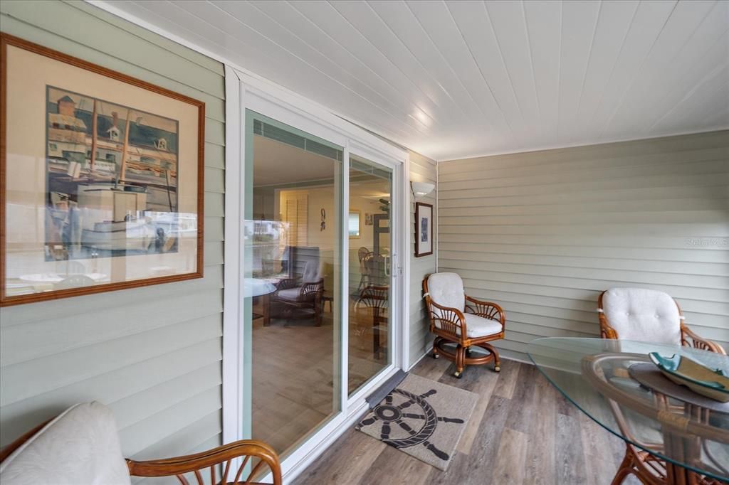 For Sale: $225,000 (2 beds, 1 baths, 768 Square Feet)