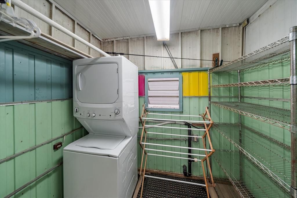 For Sale: $225,000 (2 beds, 1 baths, 768 Square Feet)