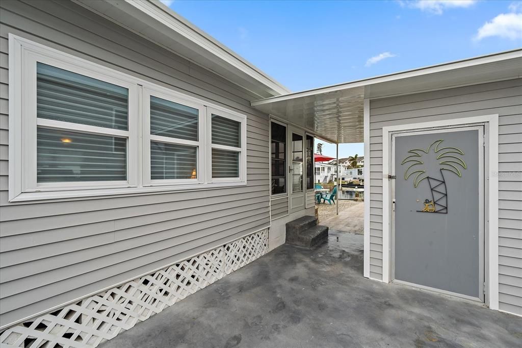 For Sale: $225,000 (2 beds, 1 baths, 768 Square Feet)