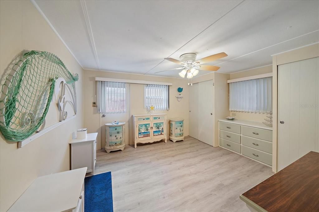 For Sale: $225,000 (2 beds, 1 baths, 768 Square Feet)