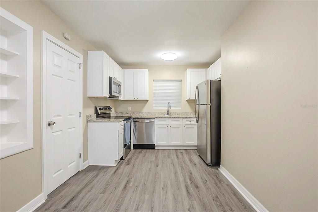 For Sale: $245,000 (3 beds, 1 baths, 1070 Square Feet)