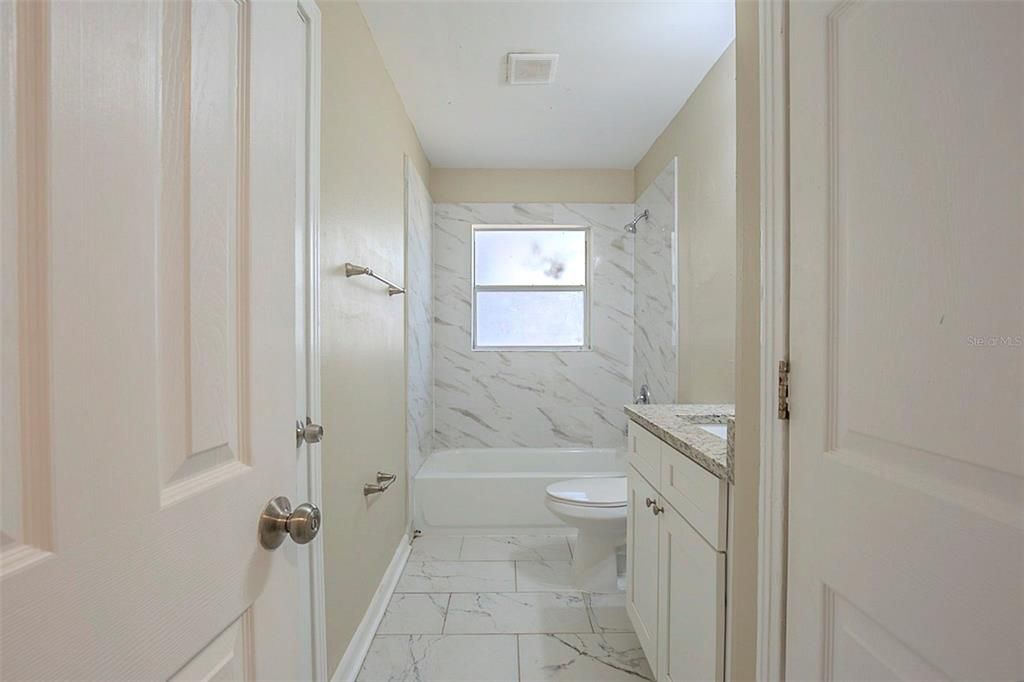 For Sale: $245,000 (3 beds, 1 baths, 1070 Square Feet)