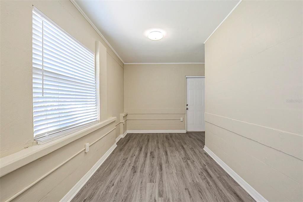 For Sale: $245,000 (3 beds, 1 baths, 1070 Square Feet)