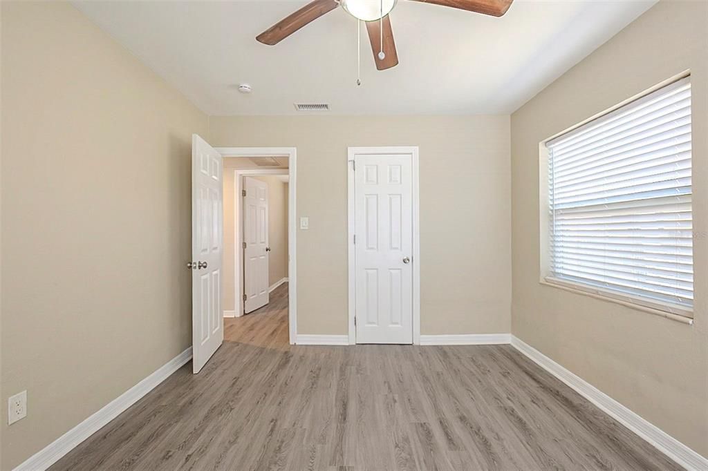 For Sale: $245,000 (3 beds, 1 baths, 1070 Square Feet)