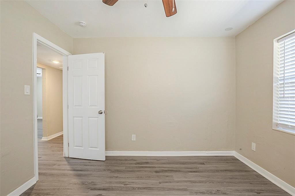 For Sale: $245,000 (3 beds, 1 baths, 1070 Square Feet)