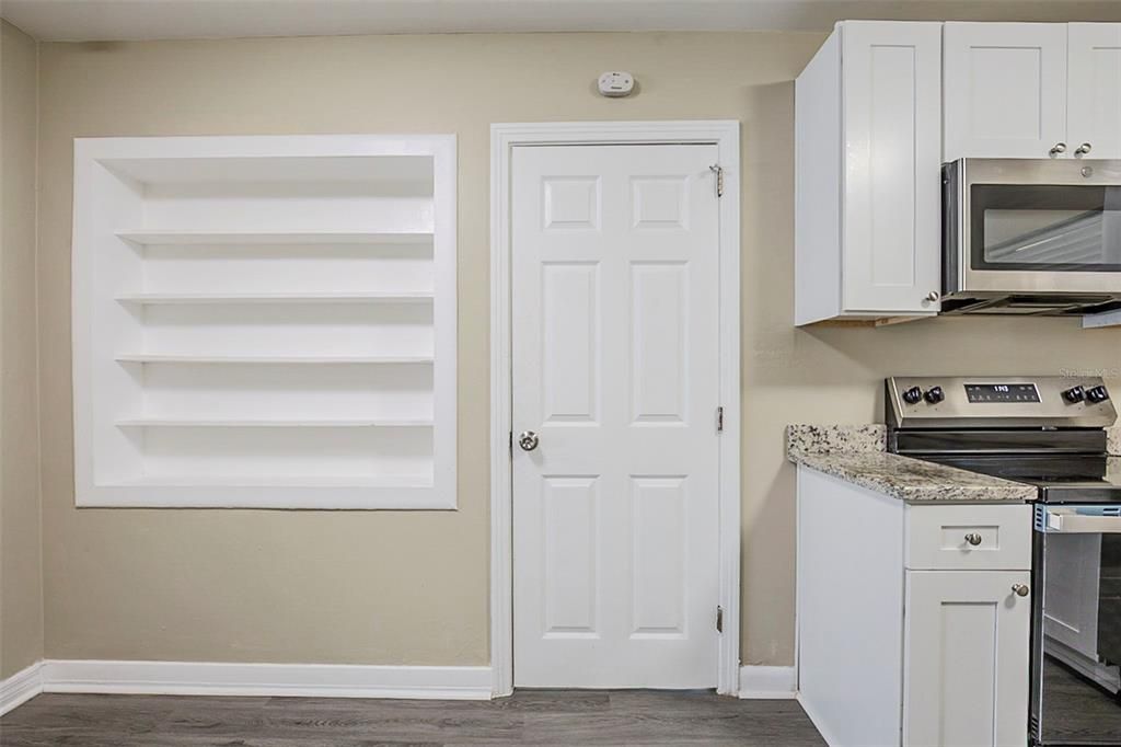 For Sale: $245,000 (3 beds, 1 baths, 1070 Square Feet)