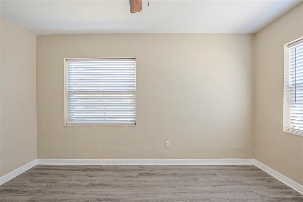 For Sale: $245,000 (3 beds, 1 baths, 1070 Square Feet)