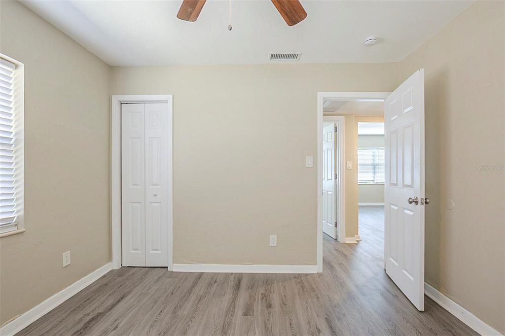 For Sale: $245,000 (3 beds, 1 baths, 1070 Square Feet)