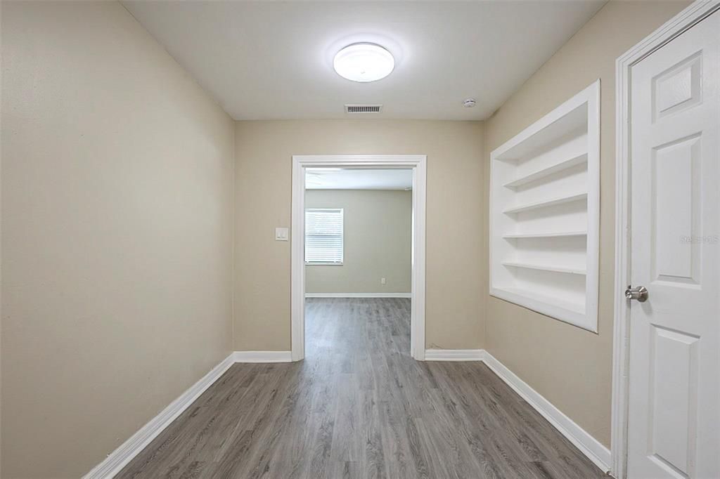 For Sale: $245,000 (3 beds, 1 baths, 1070 Square Feet)