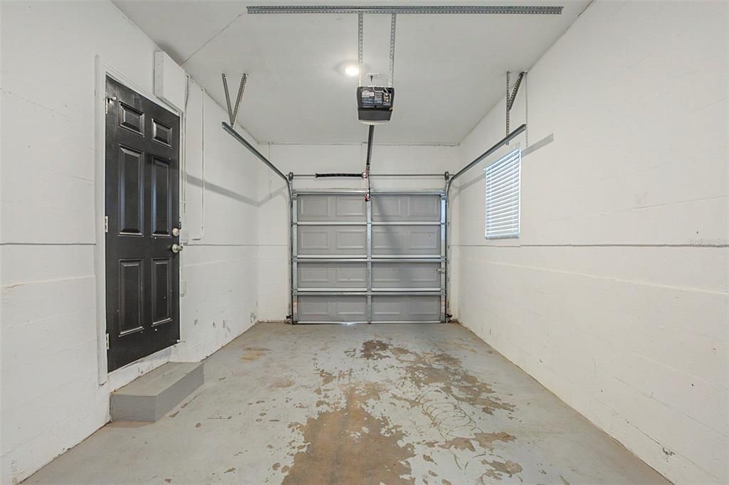 For Sale: $245,000 (3 beds, 1 baths, 1070 Square Feet)