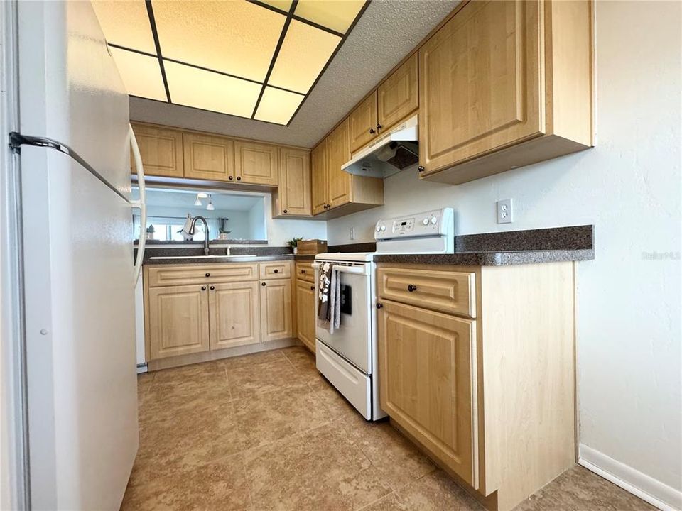 For Rent: $1,950 (2 beds, 2 baths, 1025 Square Feet)