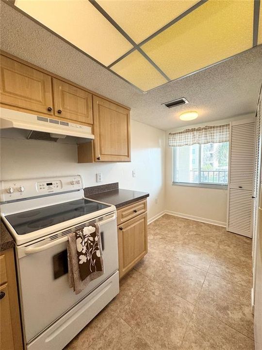 For Rent: $1,950 (2 beds, 2 baths, 1025 Square Feet)