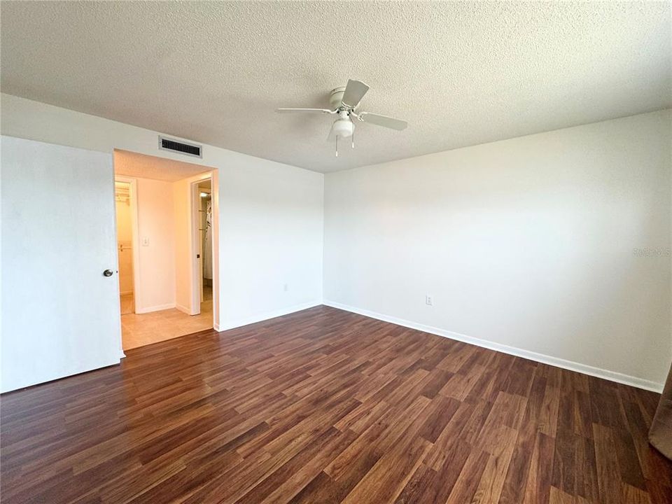 For Rent: $1,950 (2 beds, 2 baths, 1025 Square Feet)