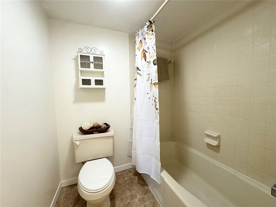 For Rent: $1,950 (2 beds, 2 baths, 1025 Square Feet)