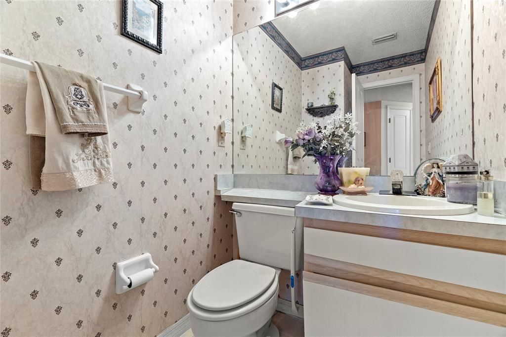 Active With Contract: $430,000 (3 beds, 2 baths, 1868 Square Feet)