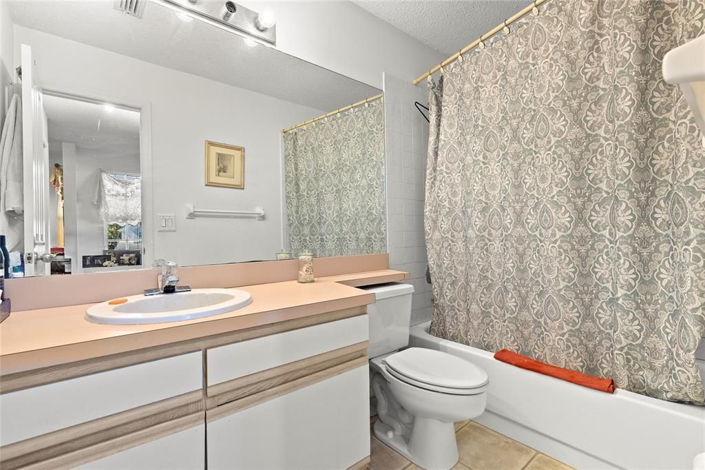 Active With Contract: $430,000 (3 beds, 2 baths, 1868 Square Feet)