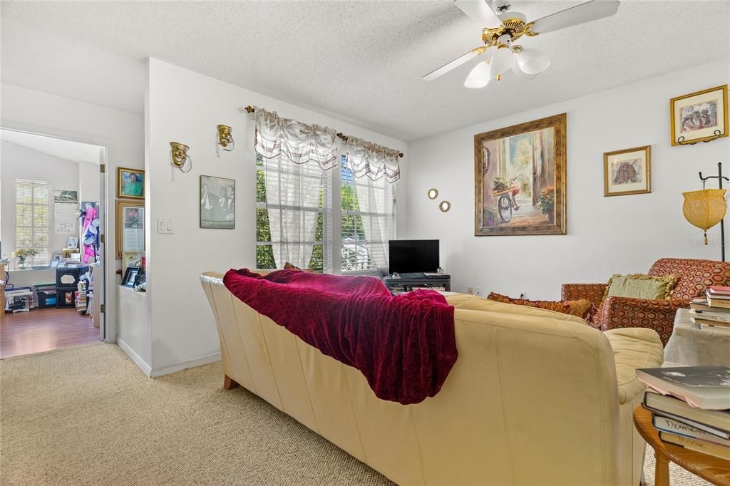 Active With Contract: $430,000 (3 beds, 2 baths, 1868 Square Feet)