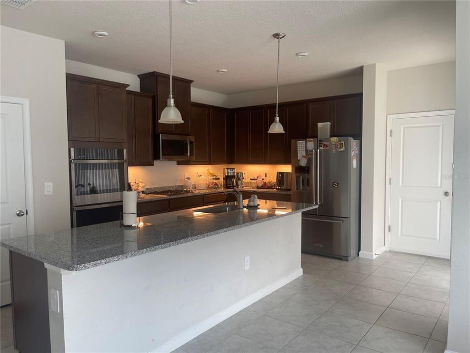 En Venta: $460,000 (3 camas, 2 baños, 1879 Pies cuadrados)