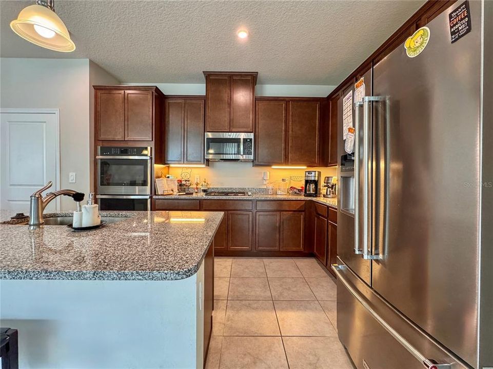 En Venta: $460,000 (3 camas, 2 baños, 1879 Pies cuadrados)