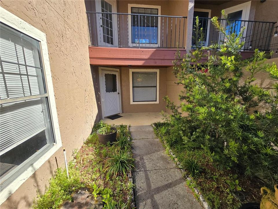 For Rent: $2,195 (3 beds, 2 baths, 1378 Square Feet)