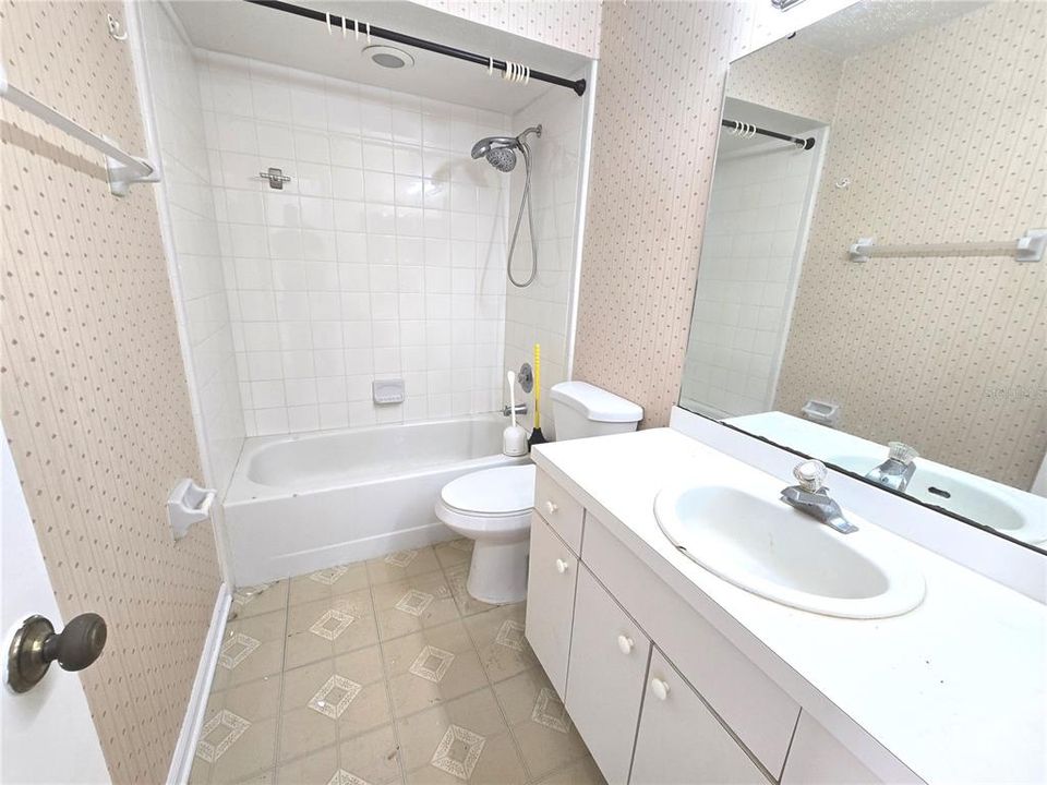 For Rent: $2,195 (3 beds, 2 baths, 1378 Square Feet)