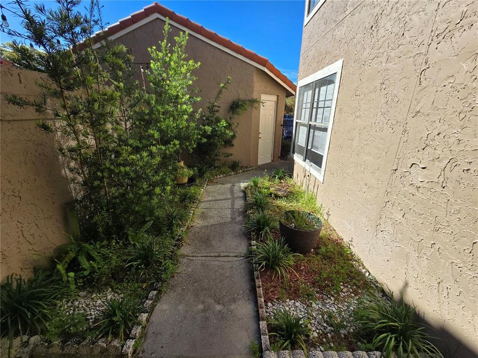 For Rent: $2,195 (3 beds, 2 baths, 1378 Square Feet)