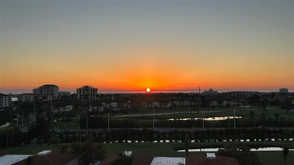 For Rent: $5,800 (2 beds, 2 baths, 1150 Square Feet)