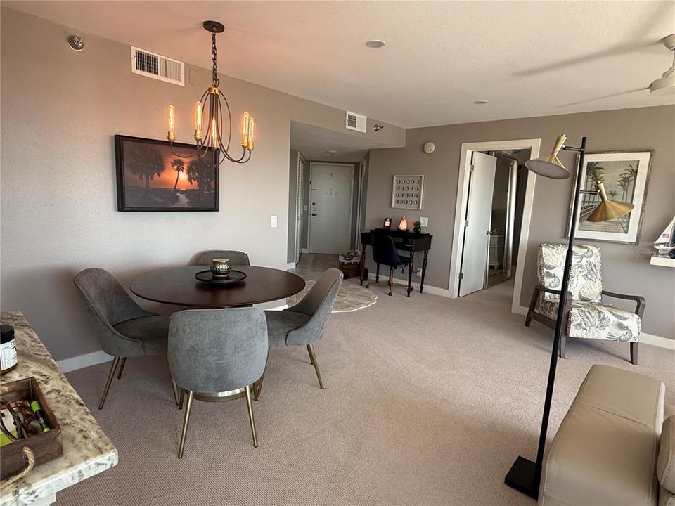 For Rent: $5,800 (2 beds, 2 baths, 1150 Square Feet)