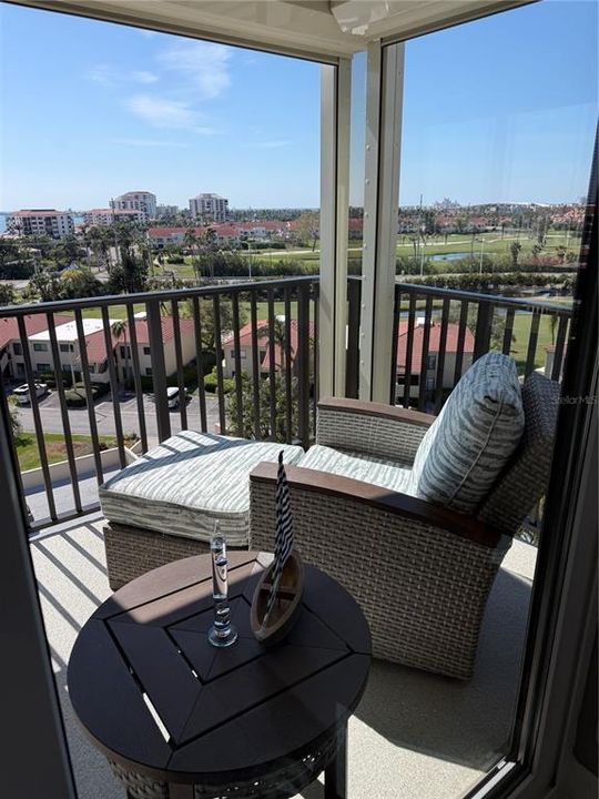 For Rent: $5,800 (2 beds, 2 baths, 1150 Square Feet)