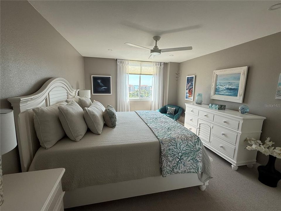 For Rent: $5,800 (2 beds, 2 baths, 1150 Square Feet)