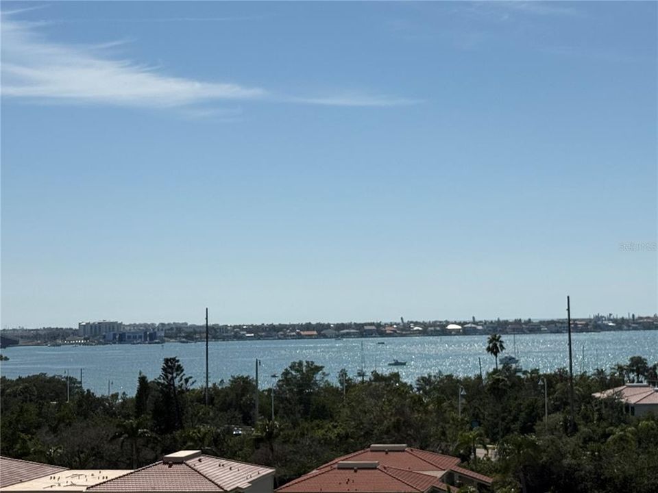 For Rent: $5,800 (2 beds, 2 baths, 1150 Square Feet)