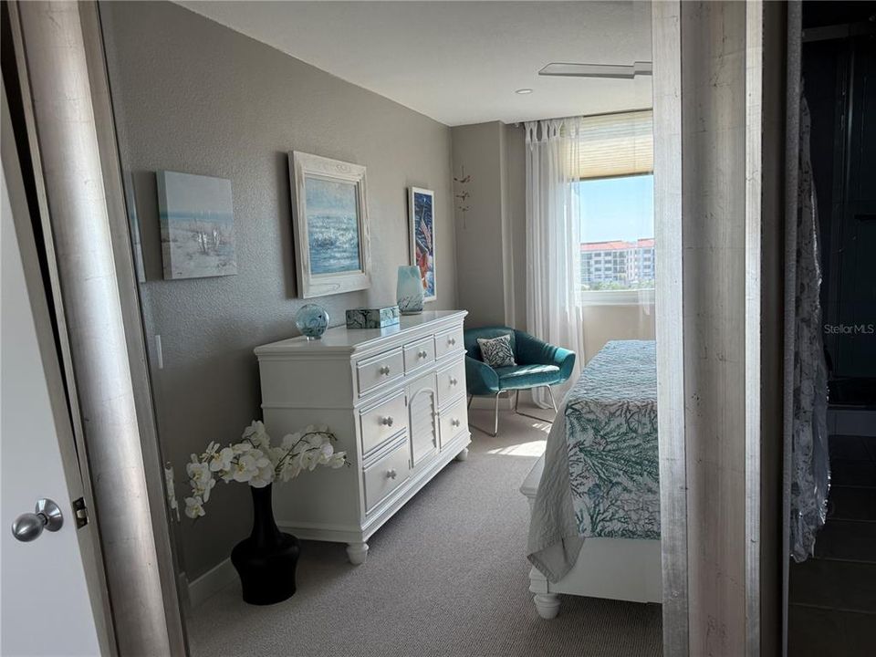 For Rent: $5,800 (2 beds, 2 baths, 1150 Square Feet)