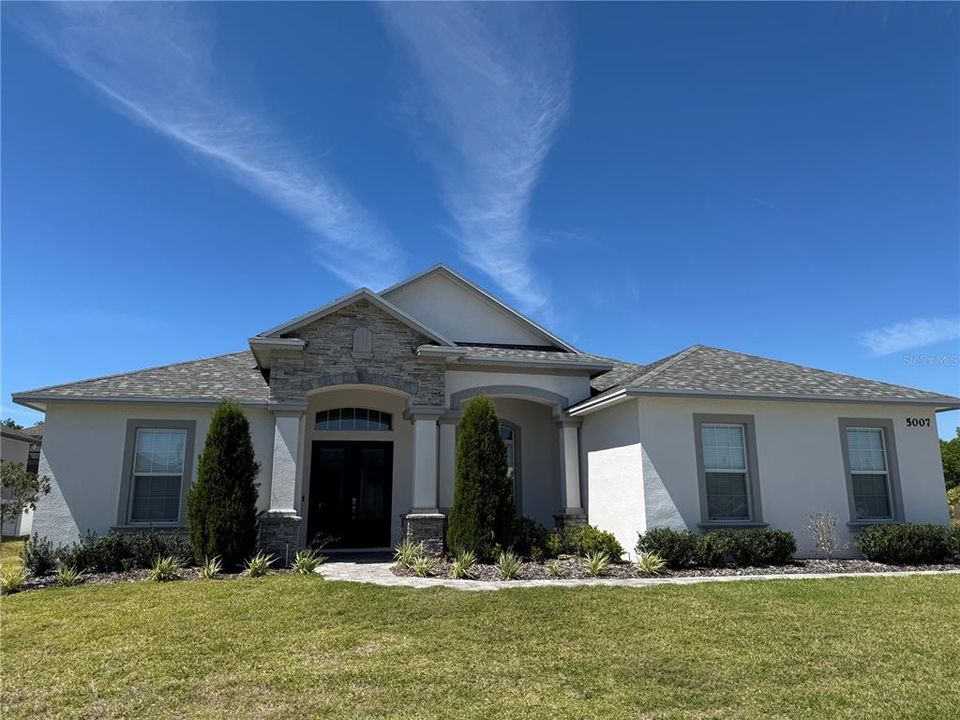 Recently Rented: $3,595 (4 beds, 3 baths, 2606 Square Feet)