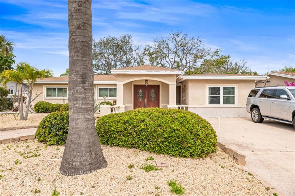 Active With Contract: $699,900 (3 beds, 3 baths, 2244 Square Feet)