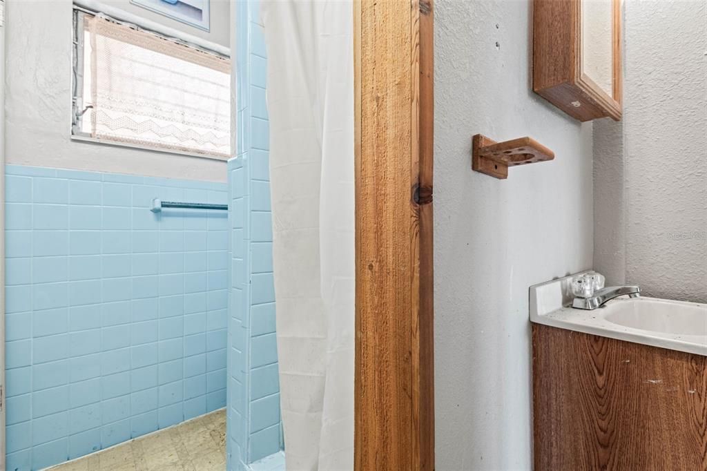 Active With Contract: $699,900 (3 beds, 3 baths, 2244 Square Feet)