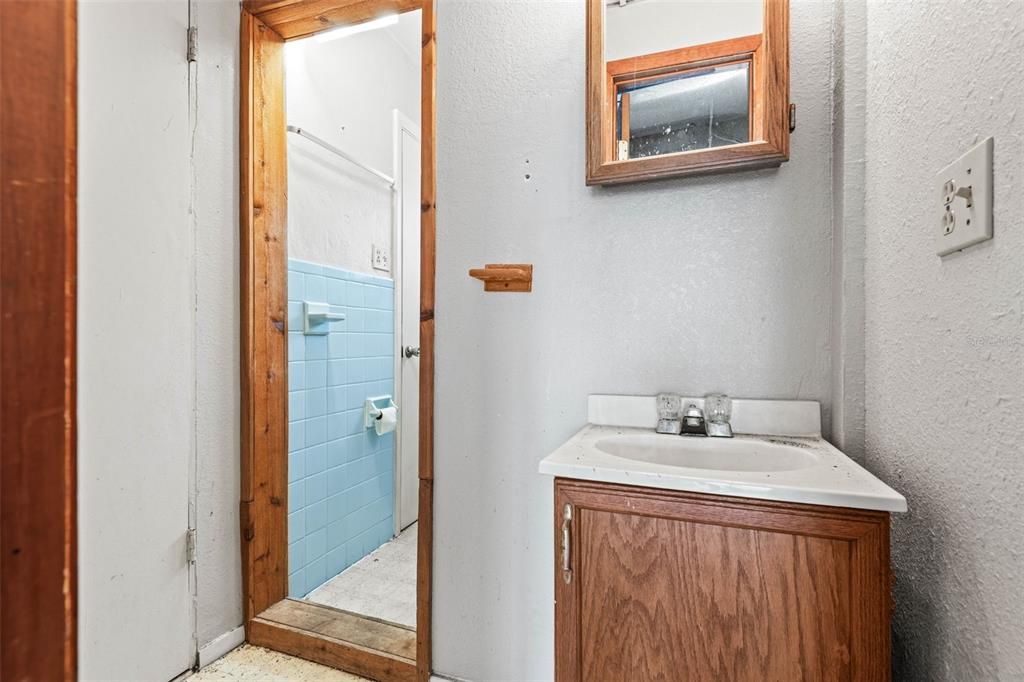 Active With Contract: $699,900 (3 beds, 3 baths, 2244 Square Feet)