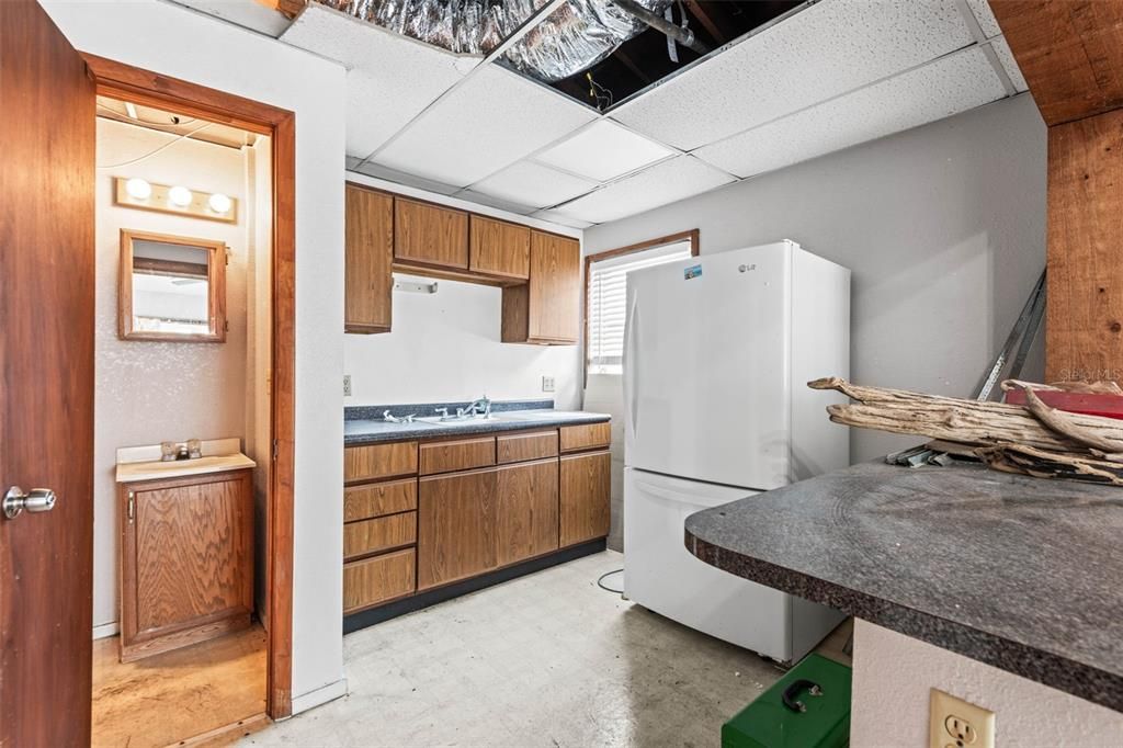 Active With Contract: $699,900 (3 beds, 3 baths, 2244 Square Feet)