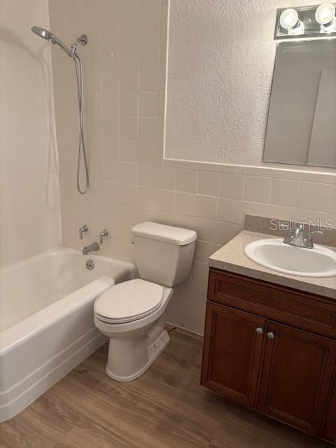 Active With Contract: $699,900 (3 beds, 3 baths, 2244 Square Feet)