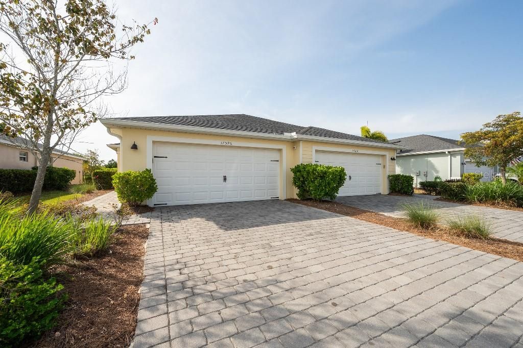 Recently Sold: $335,000 (2 beds, 2 baths, 1564 Square Feet)